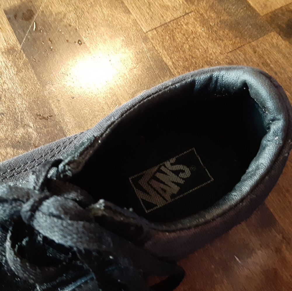 Vans - Picture 2 of 5